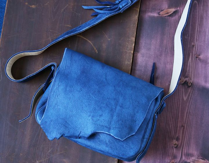 ブルーガールフェザーパーティバッグ Fringe Benefits - Sapphire – La Bolsa Chica